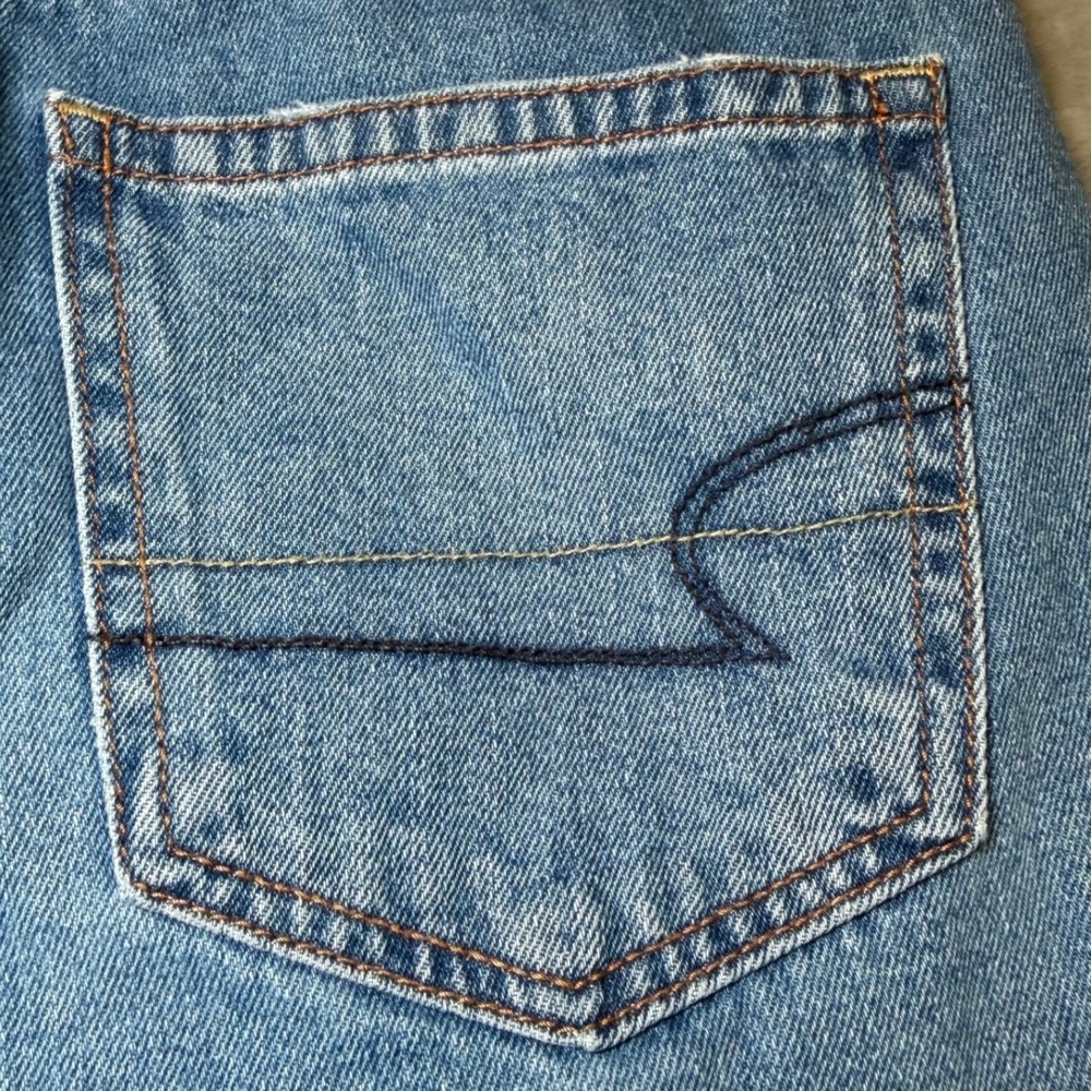 American Eagle Womens Size 6 Mom Jeans Distressed High Rise Raw Hem Blue Denim - Picture 12 of 16